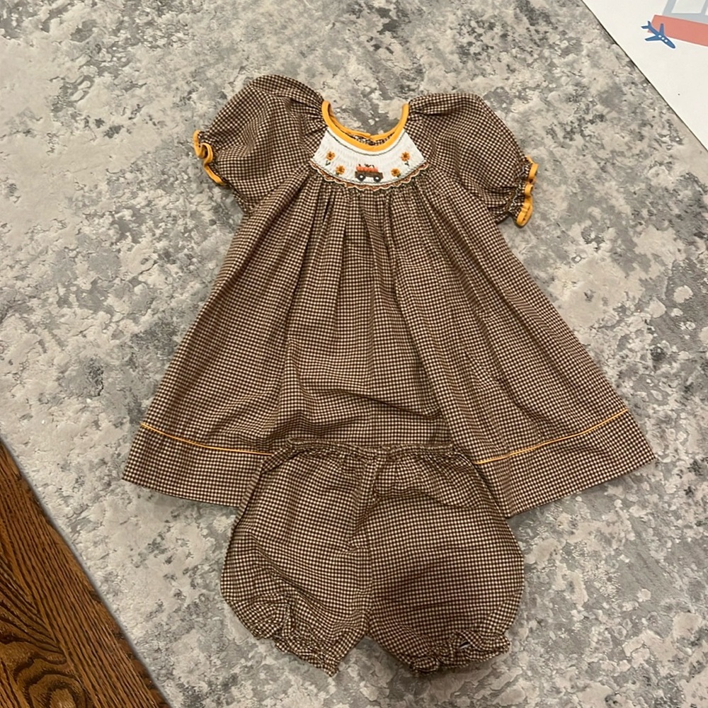 Petit Ami pumpkin dress with bloomers size 18 months